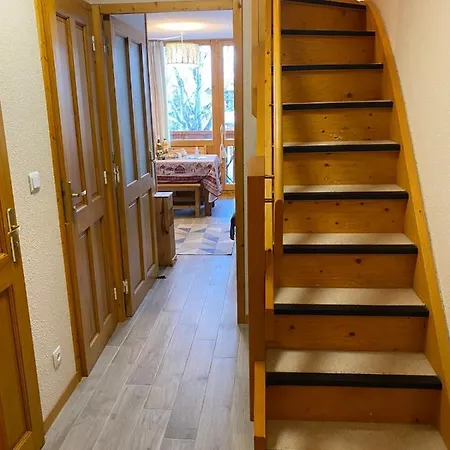 Signal 302 For 6 Person Apartment *